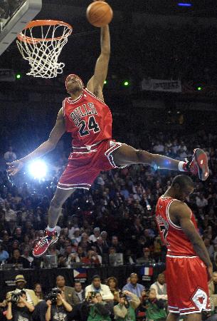 具攻击性的 具攻击性的